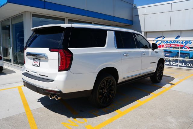 Used 2023 GMC Yukon XL Denali w/ Denali Reserve Package AWD/4WD image 37