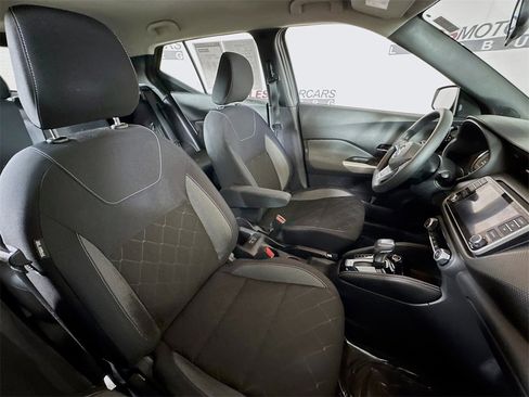 Used 2018 Nissan Kicks SV image 24