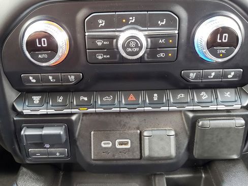 Used 2021 GMC Sierra 2500 Denali w/ Denali Black Diamond Edition AWD/4WD image 33
