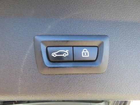 Used 2018 BMW X1 xDrive28i image 19