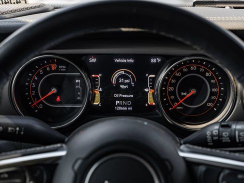 Used 2019 Jeep Wrangler Unlimited Sahara AWD/4WD image 23