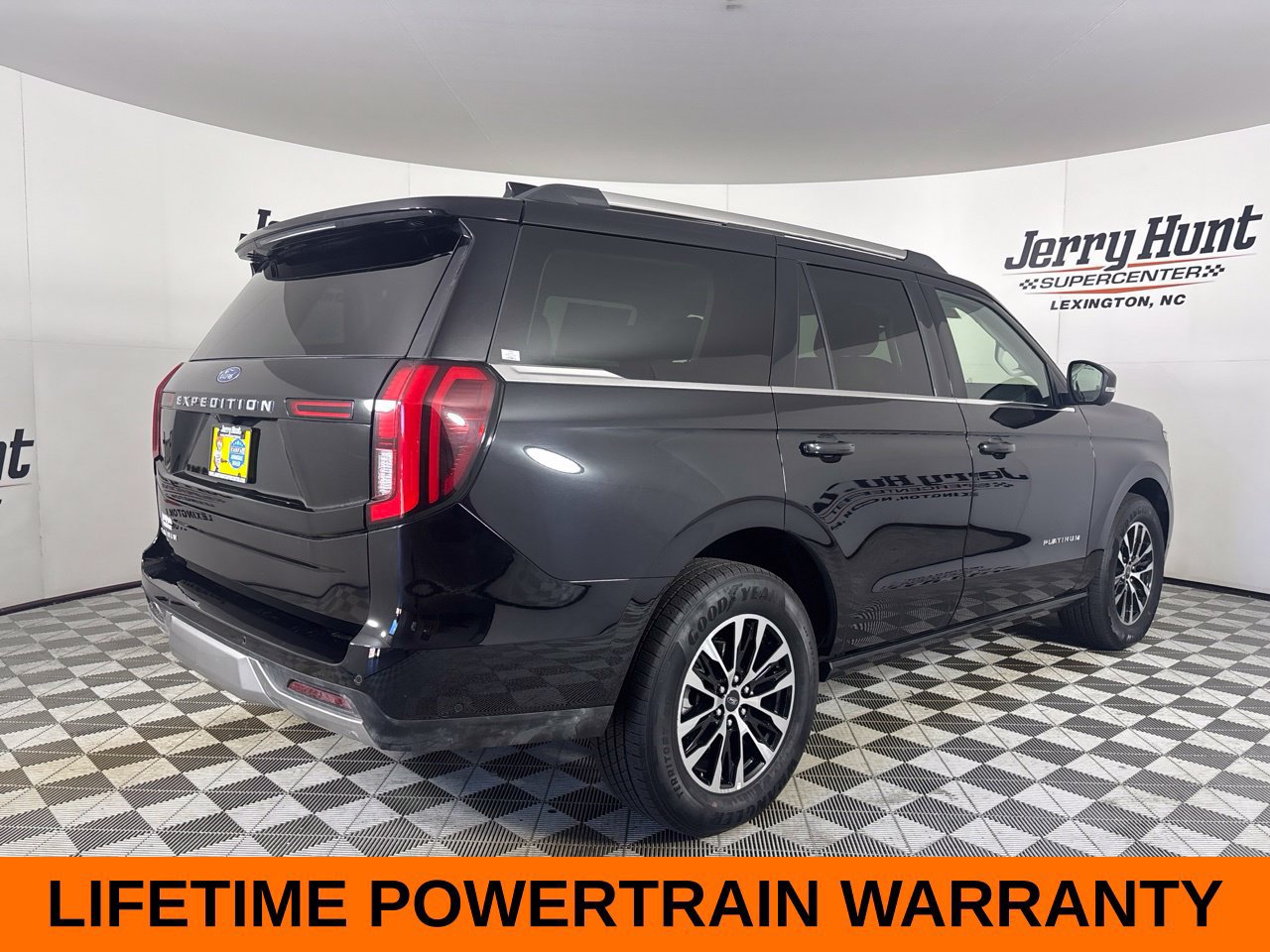 Used 2025 Ford Expedition Platinum AWD/4WD image 6