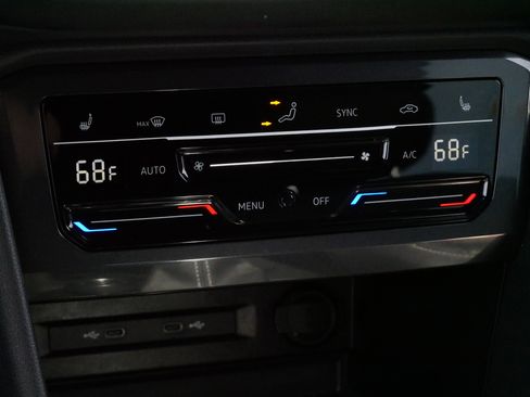 Certified 2023 Volkswagen Tiguan SE R-Line AWD/4WD image 23