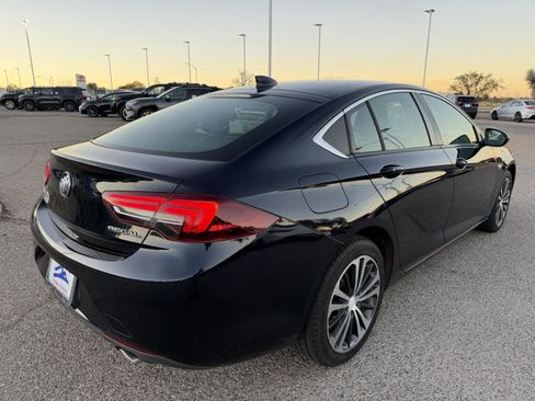 Used 2018 Buick Regal Preferred image 5