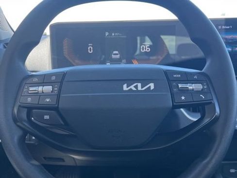 Used 2025 Kia K4 FWD image 11