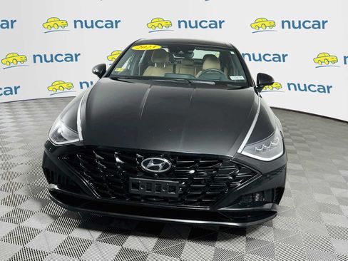 Certified 2023 Hyundai Sonata Limited w/ Preferred Accessory Package FWD image 2