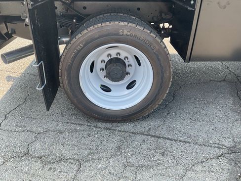 New 2025 Ford F550 XL Reading Dump image 5