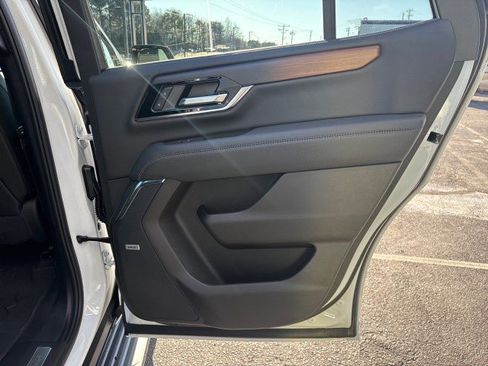 New 2026 GMC Yukon Denali w/ LPO, Floor Liner Package image 42