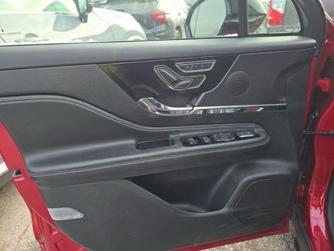 Used 2025 Lincoln Corsair Reserve w/ Towing Package image 12