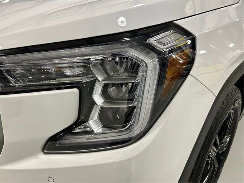Used 2022 GMC Terrain AT4 w/ Infotainment Package II image 7