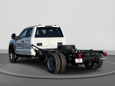 New 2026 Ford F450 XL w/ XL Chrome Package image 2