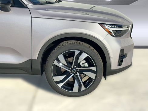 New 2026 Volvo XC40 B5 Ultra w/ Climate Package image 12