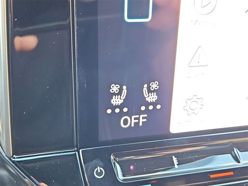 New 2026 Volkswagen Atlas Cross Sport SE image 11