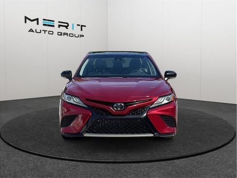 Used 2018 Toyota Camry XSE FWD image 3