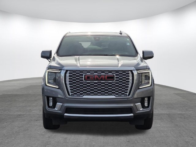 Used 2021 GMC Yukon XL Denali w/ Denali Premium Package RWD image 2