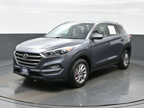 Used 2016 Hyundai Tucson SE w/ Option Group 02 FWD image 2