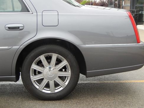Used 2007 Cadillac DTS Luxury II FWD image 12
