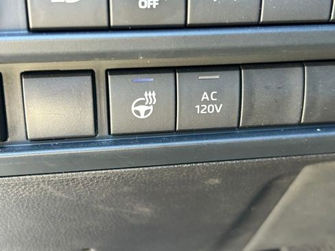 Used 2025 Toyota Tundra Platinum image 29