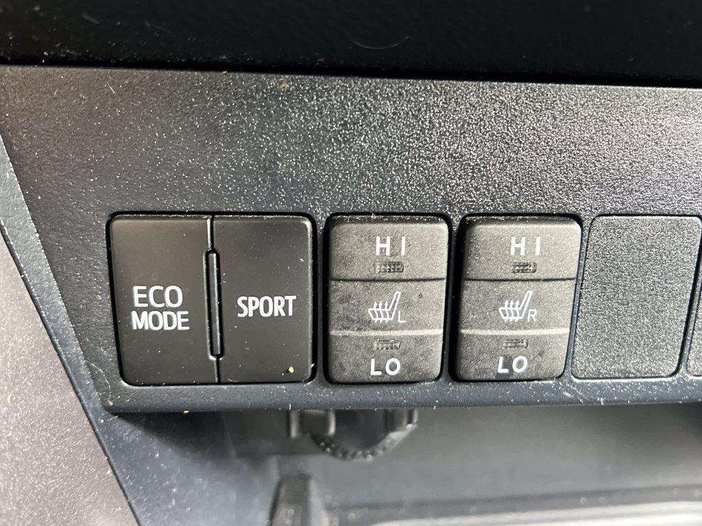 Used 2018 Toyota RAV4 SE w/ Power Extra Value Package AWD/4WD image 27