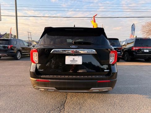 Used 2020 Ford Explorer XLT w/ Equipment Group 202A image 4