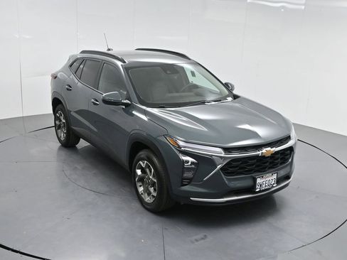 Used 2025 Chevrolet Trax LT w/ Driver Confidence Package FWD image 52