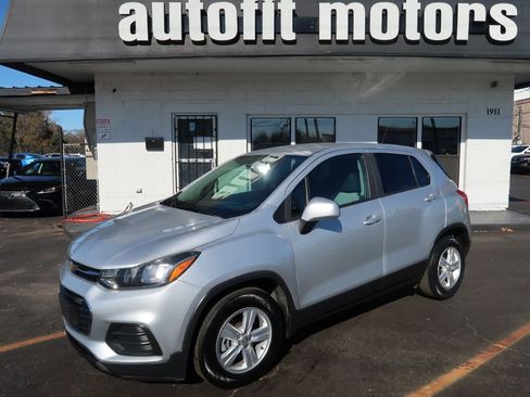 Used 2020 Chevrolet Trax LS w/ Tint and Cruise Package image 1