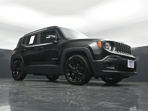 Used 2017 Jeep Renegade Altitude FWD image 19