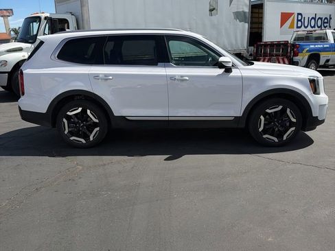 Used 2025 Kia Telluride S image 5