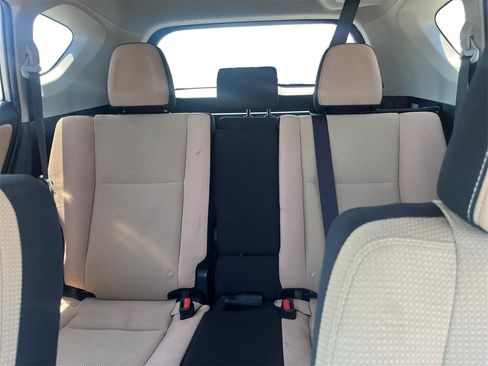 Used 2018 Toyota RAV4 XLE w/ Plus Extra Value Package AWD/4WD image 15