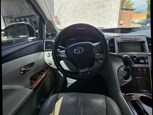 Used 2011 Toyota Venza w/ Premium Pkg #2 image 25