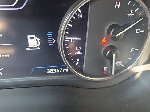 Used 2024 Buick Enclave Avenir w/ Avenir Technology Package image 27