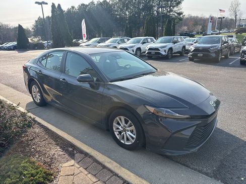 Used 2025 Toyota Camry LE image 1