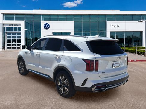 Used 2023 Kia Sorento EX FWD image 7