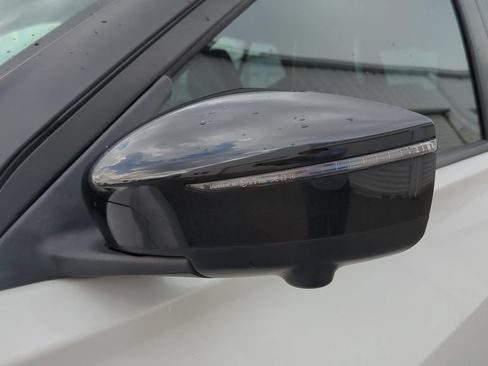 Certified 2024 Nissan Kicks SR w/ SR Premium Package FWD image 11