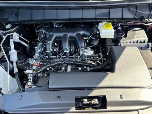 New 2025 Nissan Pathfinder SV w/ Black Appearance Package image 13