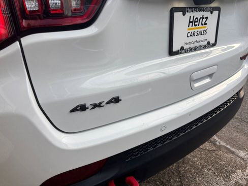 Used 2025 Jeep Compass Trailhawk image 18