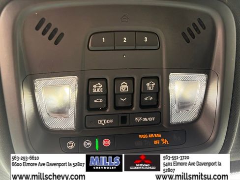 Used 2023 Chevrolet Traverse Premier w/ Redline Edition FWD image 15