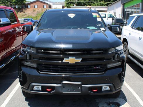 Used 2020 Chevrolet Silverado 1500 LT Trail Boss w/ Convenience Package AWD/4WD image 2