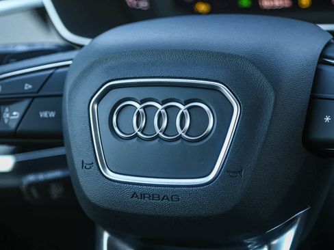 New 2025 Audi Q3 2.0T Premium image 24