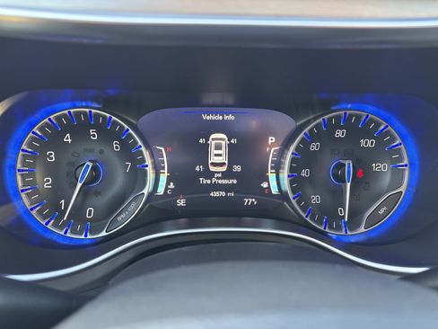 Certified 2024 Chrysler Pacifica Limited w/ S Appearance Package FWD image 26