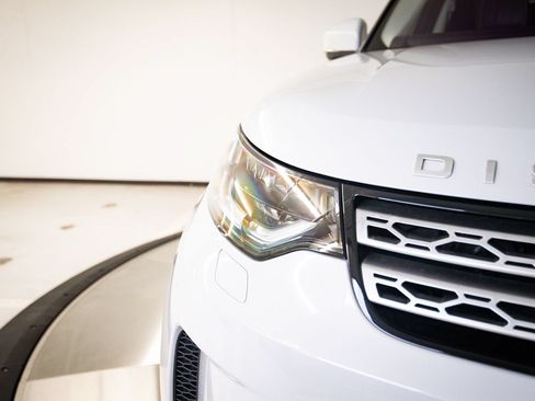 Used 2020 Land Rover Discovery HSE Luxury AWD/4WD image 13