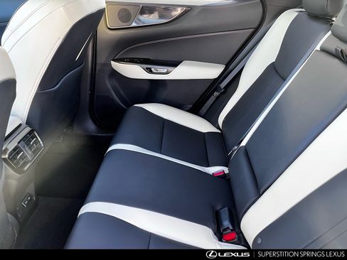 Used 2022 Lexus NX 250 FWD image 12