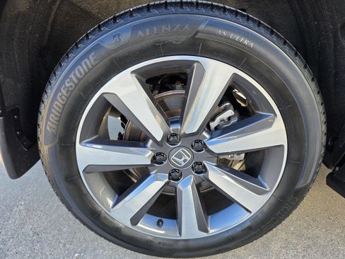 Used 2023 Honda Pilot Elite image 39