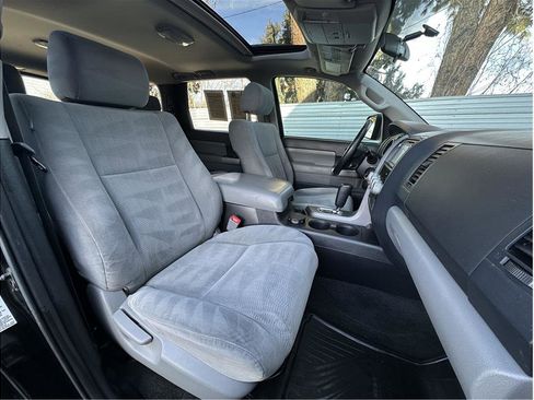 Used 2017 Toyota Sequoia SR5 image 4