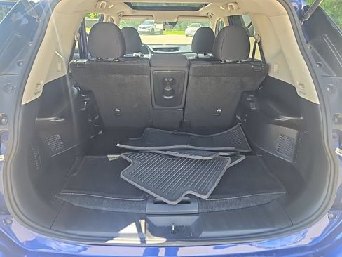 Used 2019 Nissan Rogue SV AWD/4WD image 7