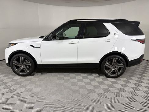 New 2026 Land Rover Discovery Dynamic SE image 2