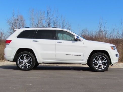 Certified 2019 Jeep Grand Cherokee Overland image 2
