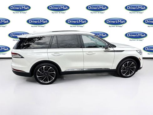 Used 2020 Lincoln Aviator Reserve w/ Equipment Group 202A image 8