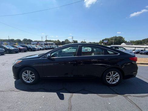 Used 2017 Hyundai Sonata SE FWD image 4