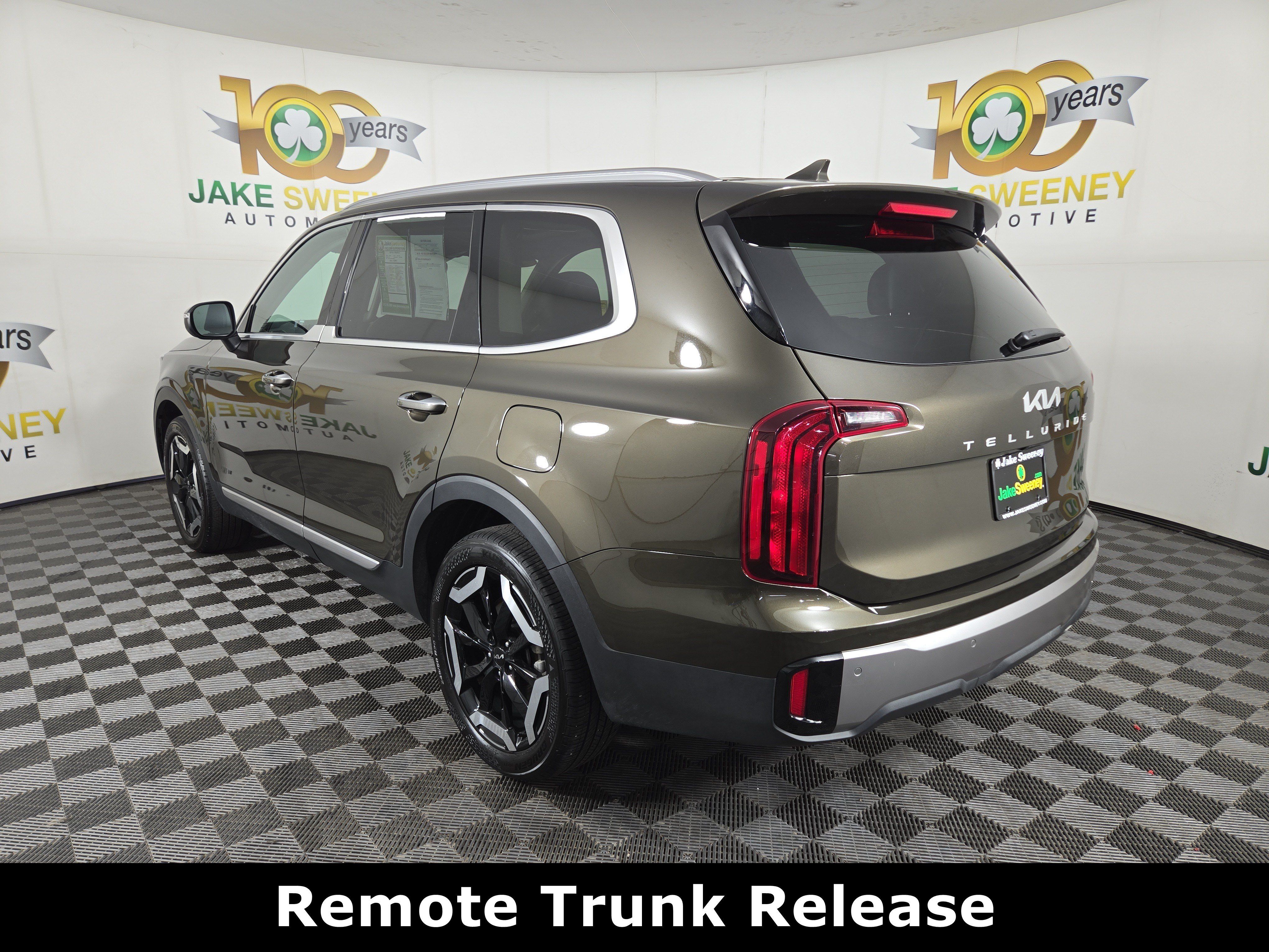 Used 2025 Kia Telluride S FWD image 6